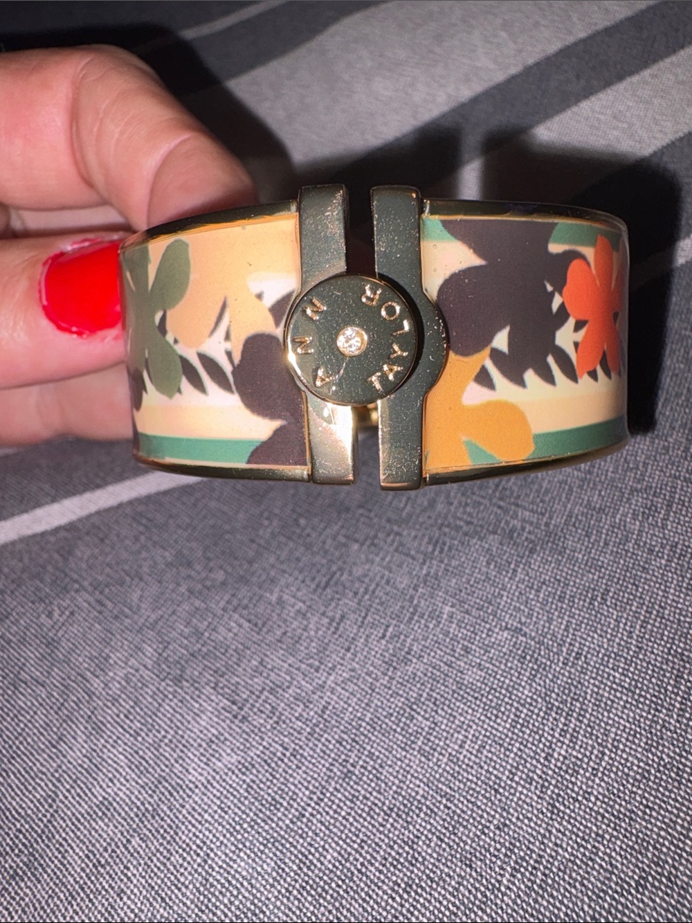 Stunning Ann Taylor Floral Hinged Bangle in Orange & Green